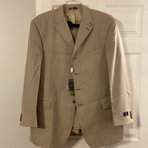 Zanetti Tan size 48R USMan Suit brand new with tags 100% Wool Suit Made in Italy